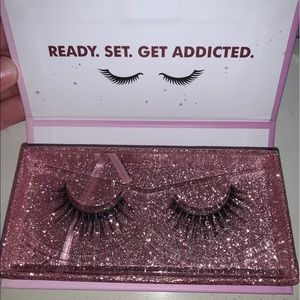 NEW Lashaholic Luxury Lashes
